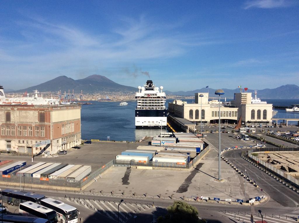 Skyhouse Beverello Napoli Oda fotoğraf